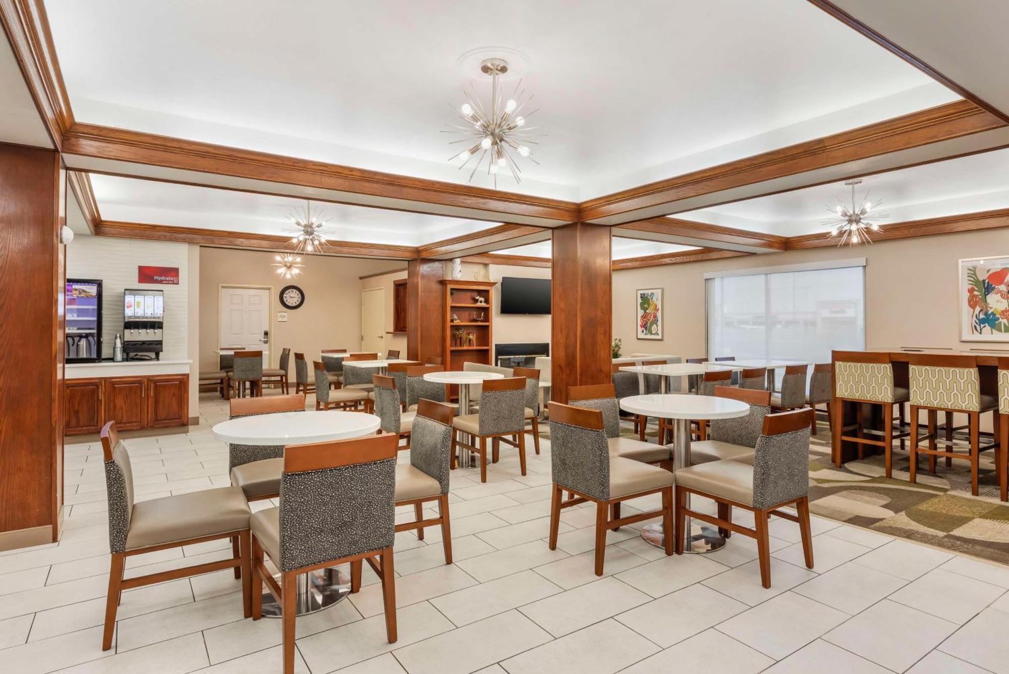 Best Western Plus Riata Hotel Brownwood Exterior foto